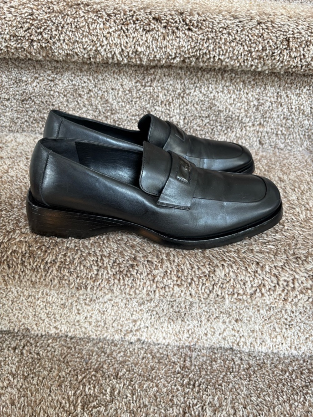 Gucci Black Leather Women's Penny Loafers - Picture 1 of 16